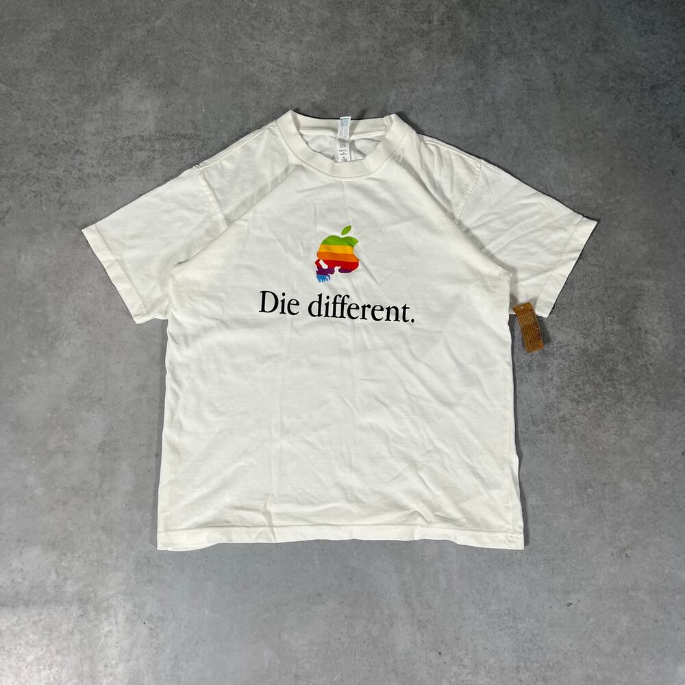 Die Different Parody Apple Graphic T Shirt White Vintage Wash Size Medium